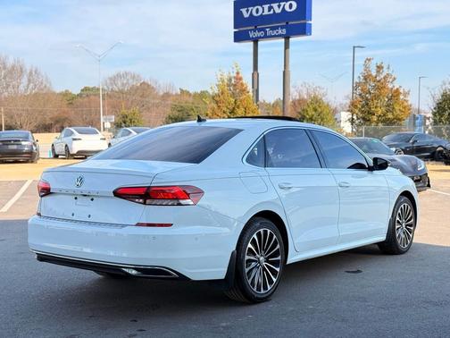 2022 Volkswagen Passat 2.0T Limited Edition