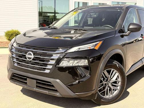 Super Black 2025 Nissan Rogue S