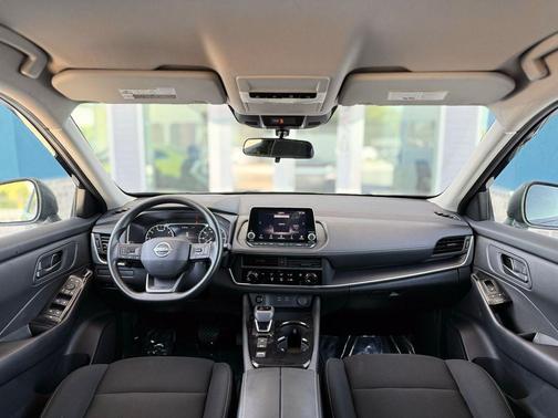 Super Black 2025 Nissan Rogue S