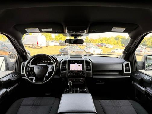 Oxford White 2019 Ford F-150 XLT
