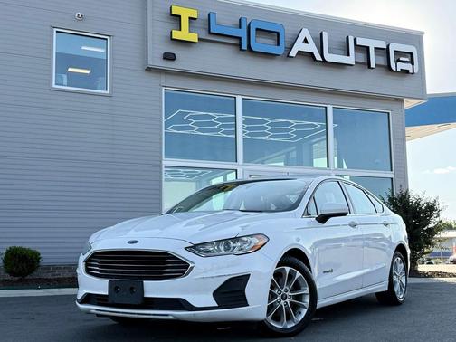 Oxford White 2019 Ford Fusion Hybrid SE