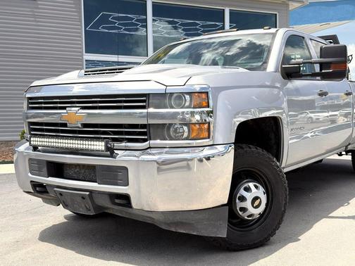 Silver Ice Metallic 2017 Chevrolet Silverado 3500 WT