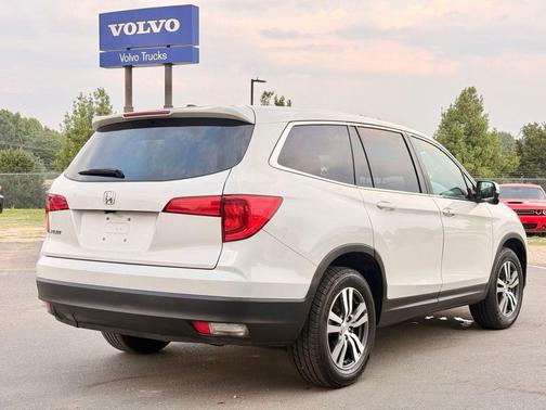 White Diamond Pearl 2017 Honda Pilot EX-L