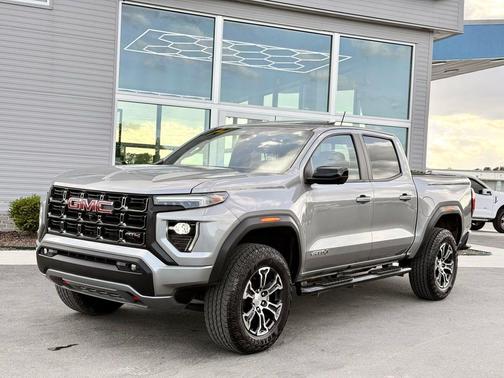 Sterling Metallic 2023 GMC Canyon AT4