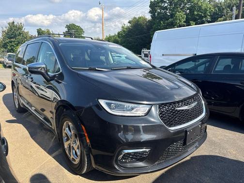 Brilliant Black Crystal Pearlcoat 2022 Chrysler Pacifica Limited
