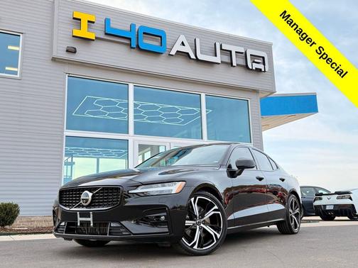 2024 Volvo S60 B5 Plus Dark Theme