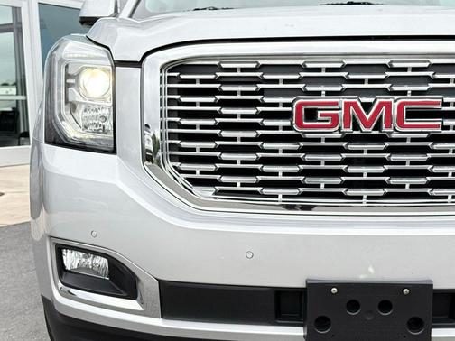 Quicksilver Metallic 2019 GMC Yukon Denali