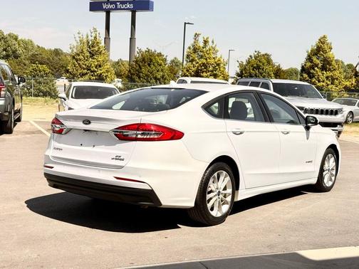 Oxford White 2019 Ford Fusion Hybrid SE