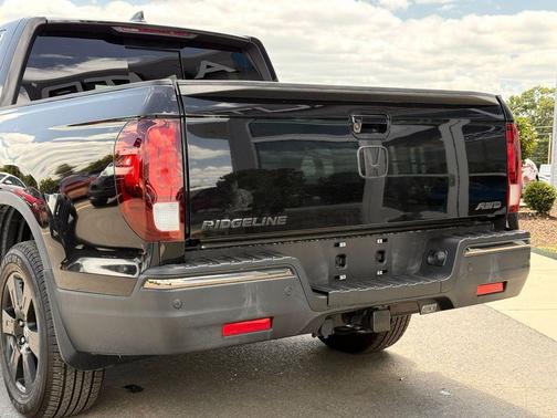 Crystal Black Pearl 2017 Honda Ridgeline Black