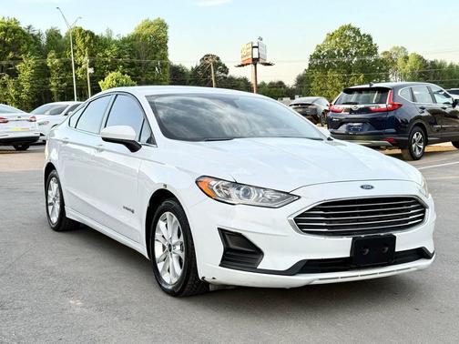 Oxford White 2019 Ford Fusion Hybrid SE