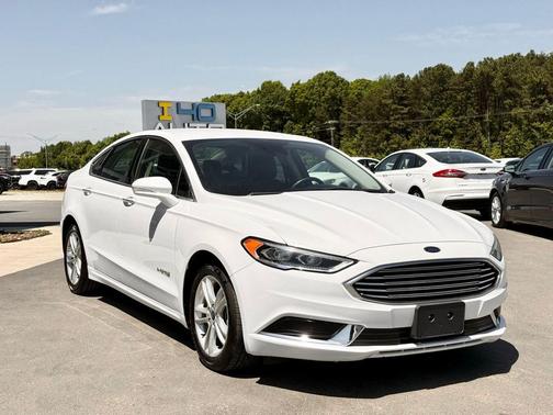 Oxford White 2018 Ford Fusion Hybrid SE