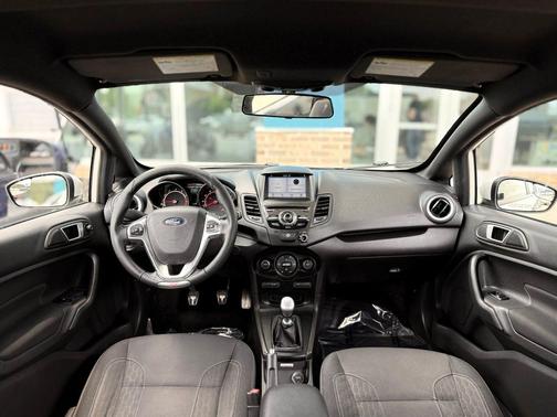 White Platinum Clearcoat Metallic 2016 Ford Fiesta ST