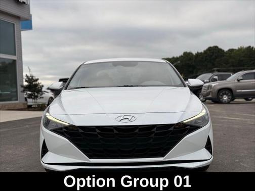 2022 Hyundai ELANTRA SEL