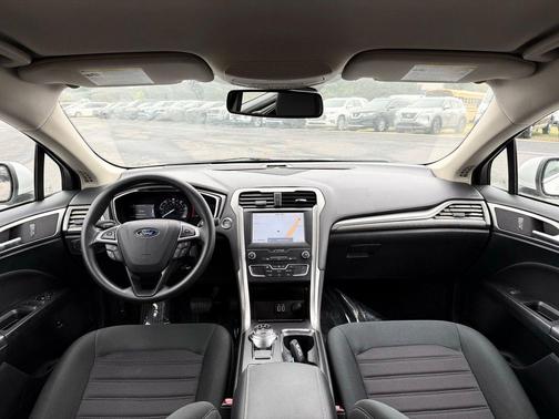 Oxford White 2019 Ford Fusion Hybrid SE