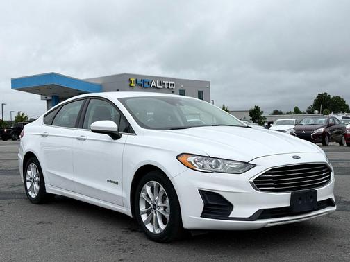 Oxford White 2019 Ford Fusion Hybrid SE