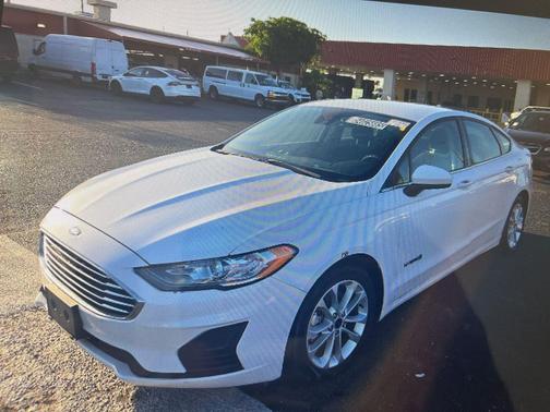 Oxford White 2019 Ford Fusion Hybrid SE