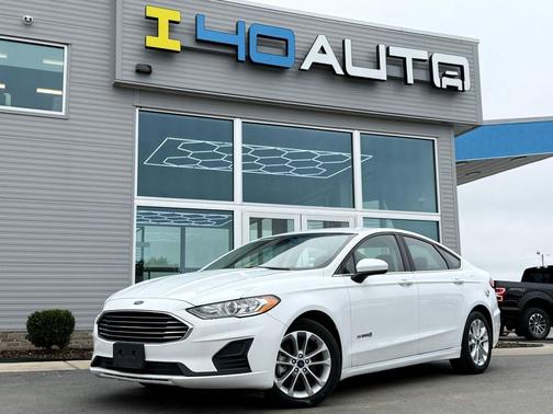 Oxford White 2019 Ford Fusion Hybrid SE
