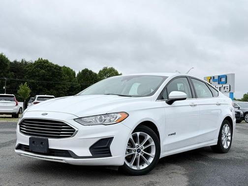 Oxford White 2019 Ford Fusion Hybrid SE