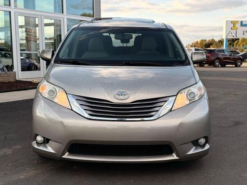 2017 Toyota Sienna XLE Premium