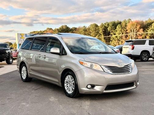 2017 Toyota Sienna XLE Premium