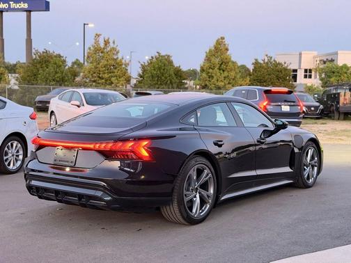 Mythos Black Metallic 2023 Audi e-tron GT Premium Plus quattro