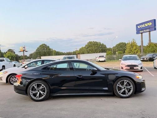 Mythos Black Metallic 2023 Audi e-tron GT Premium Plus quattro