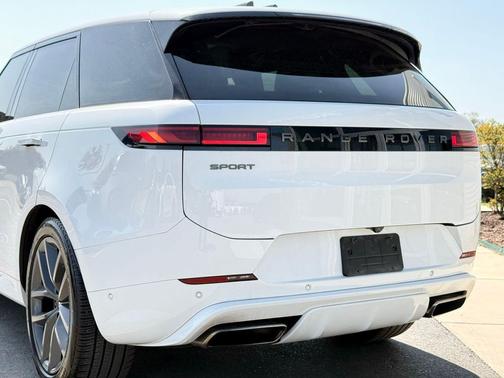 2024 Land Rover Range Rover Sport SE