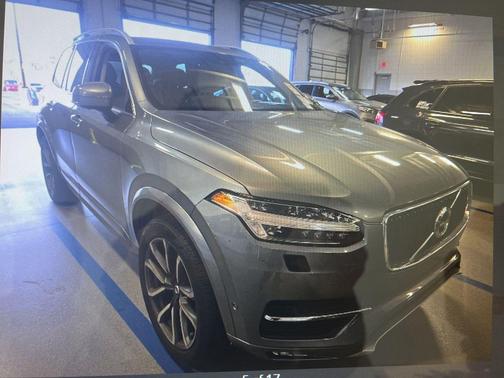 2019 Volvo XC90 T6 Momentum