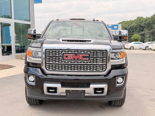 Onyx Black 2019 GMC Sierra 2500 Denali