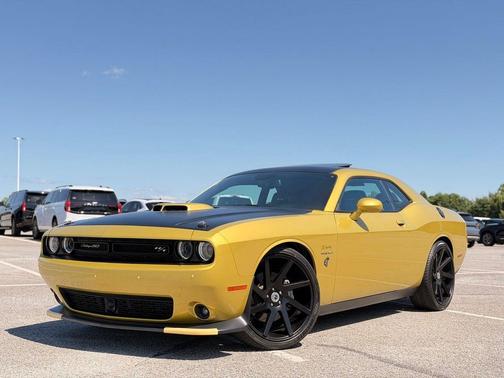 Gold Rush 2020 Dodge Challenger R/T