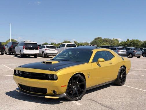 Gold Rush 2020 Dodge Challenger R/T