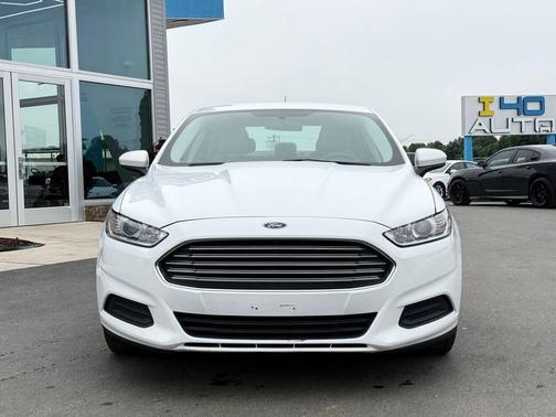 Oxford White 2016 Ford Fusion S