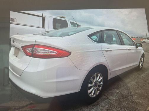 Oxford White 2016 Ford Fusion S