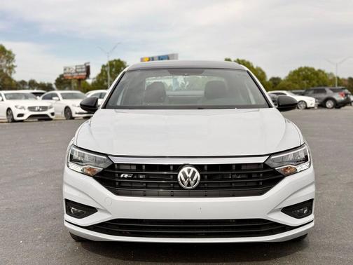 Platinum Gray Metallic 2019 Volkswagen Jetta 1.4T R-Line