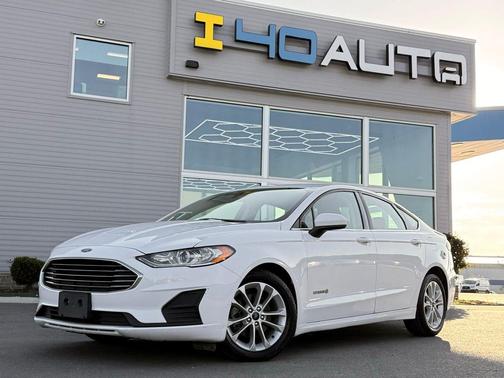 Oxford White 2019 Ford Fusion Hybrid SE