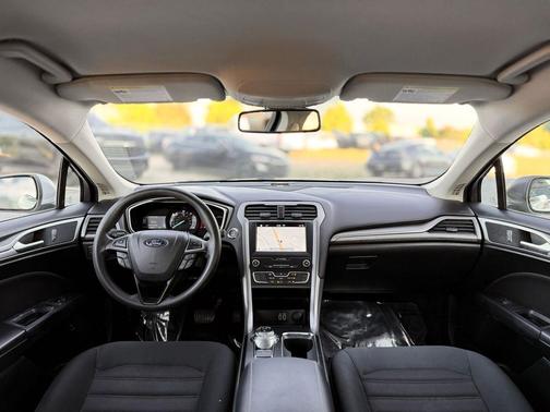 Oxford White 2019 Ford Fusion Hybrid SE