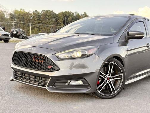 2017 Ford Focus ST 