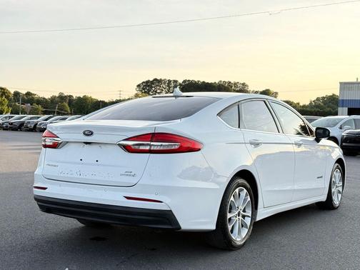 Oxford White 2019 Ford Fusion Hybrid SE