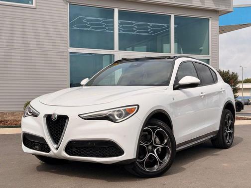 Alfa White 2023 Alfa Romeo Stelvio Ti