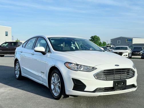 Oxford White 2019 Ford Fusion Hybrid SE