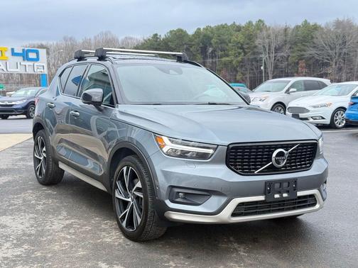 2019 Volvo XC40 T5 R-Design