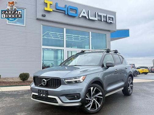 2019 Volvo XC40 T5 R-Design