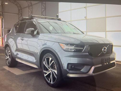 2019 Volvo XC40 T5 R-Design