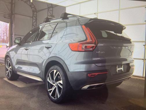 2019 Volvo XC40 T5 R-Design