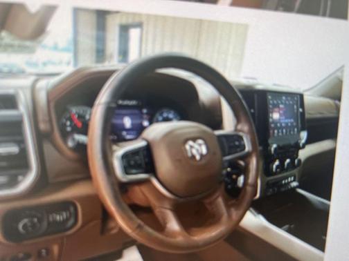 Diamond Black Crystal Pearlcoat 2020 RAM 1500 Laramie