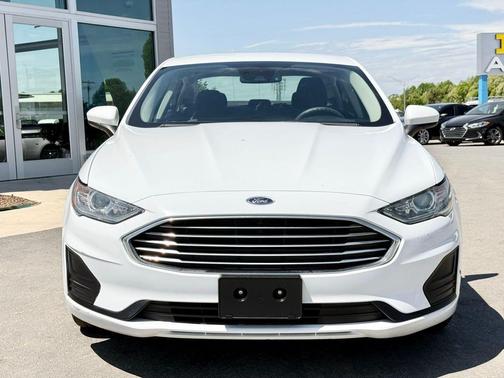 Oxford White 2019 Ford Fusion Hybrid SE