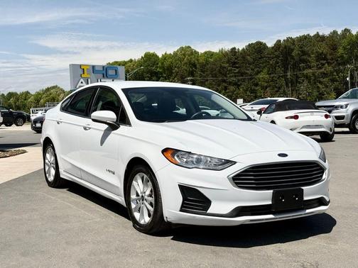 Oxford White 2019 Ford Fusion Hybrid SE