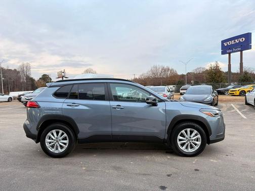 2025 Toyota Corolla Cross LE