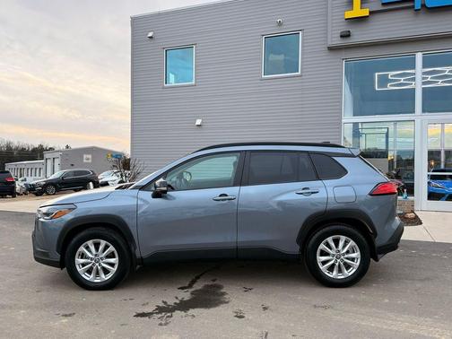 2025 Toyota Corolla Cross LE