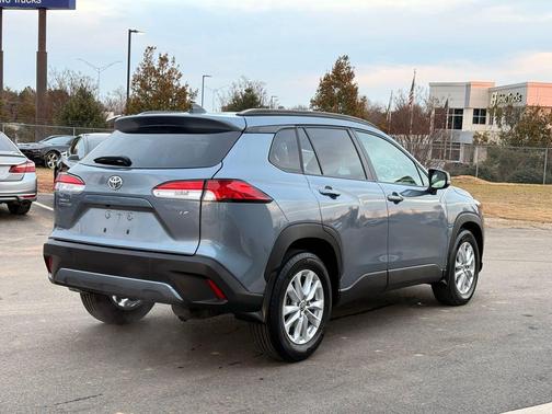 2025 Toyota Corolla Cross LE